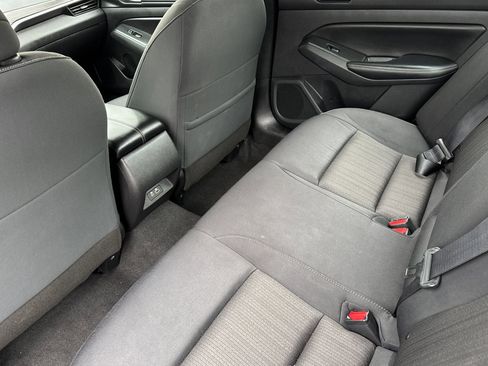 Used 2024 Nissan Altima 2.5 SV image 9