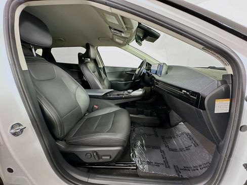 Used 2023 Kia EV6 Wind image 29