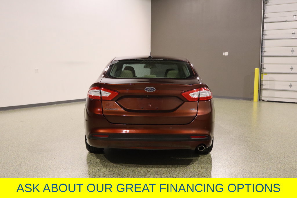 Used 2016 Ford Fusion SE FWD image 9