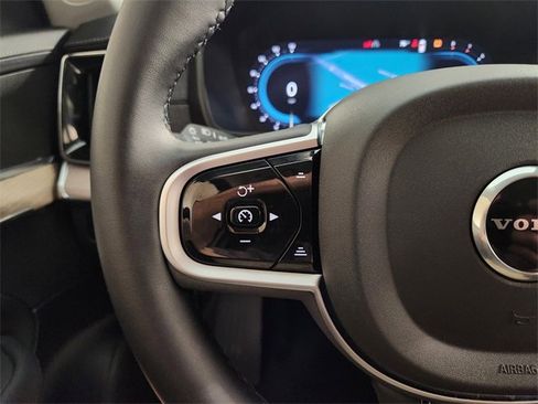Used 2025 Volvo XC90 B5 Plus image 28