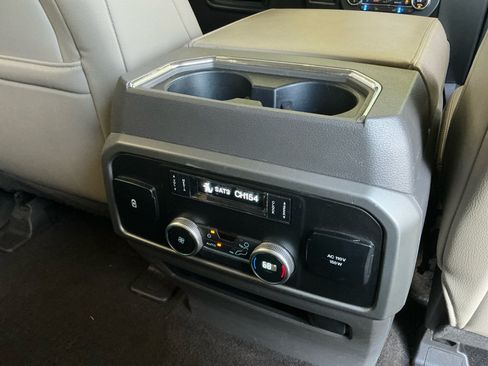 Used 2019 Ford Expedition Max XLT w/ Equipment Group 202A RWD image 30
