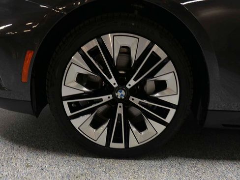 Certified 2024 BMW 530i w/ Convenience Package image 5