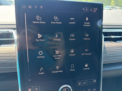 Used 2025 GMC Sierra EV Denali AWD/4WD image 28