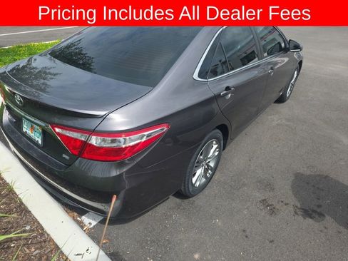 Used 2015 Toyota Camry SE FWD image 17