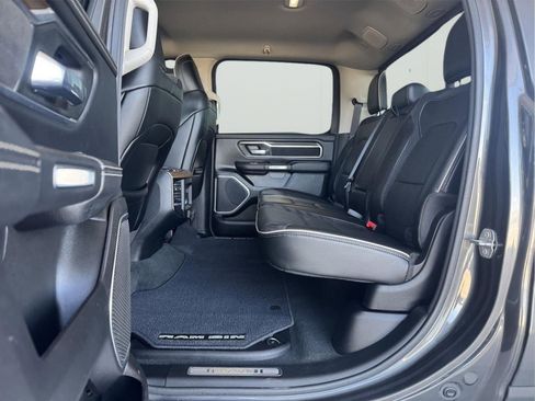 Used 2022 RAM 1500 Laramie AWD/4WD image 8