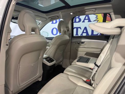 Used 2021 Volvo XC90 T5 Momentum w/ Climate Package AWD/4WD image 15