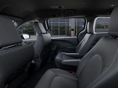 New 2026 Chrysler Pacifica Select FWD image 25