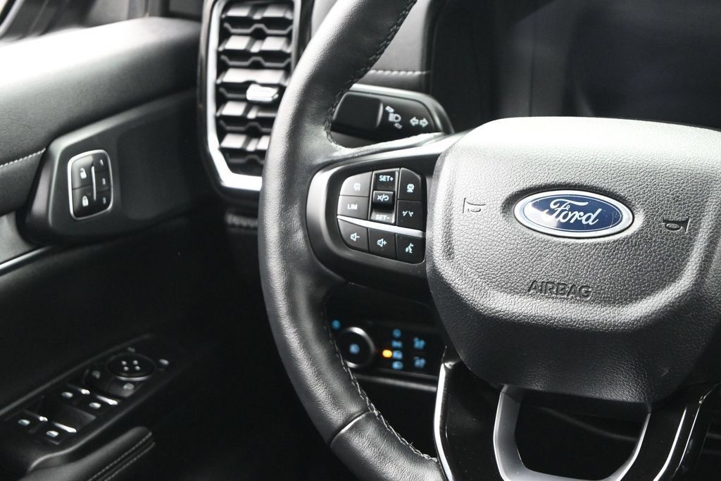 Used 2024 Ford Ranger Lariat w/ FX4 Off-Road Package AWD/4WD image 27