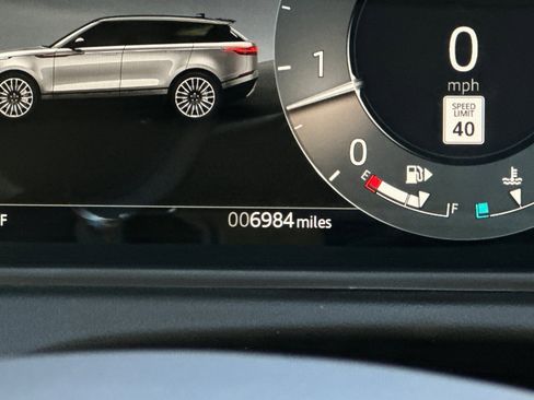 Certified 2025 Land Rover Range Rover Velar Dynamic SE image 31