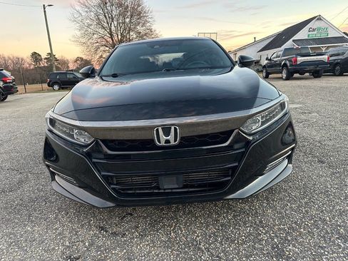 Used 2018 Honda Accord Sport image 9