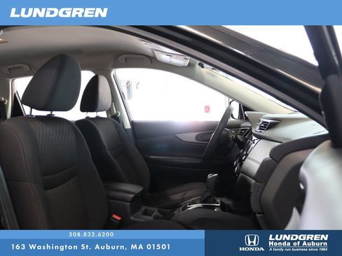 Used 2019 Nissan Rogue S AWD/4WD image 15