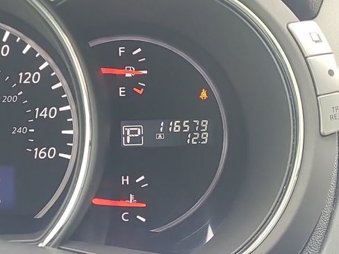 Used 2014 Nissan Murano S image 18