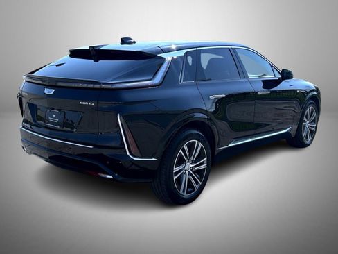 Certified 2024 Cadillac Lyriq Luxury AWD/4WD image 5