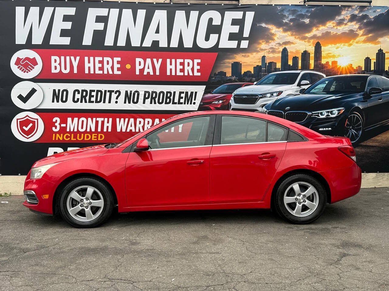 Used 2015 Chevrolet Cruze LT w/ Technology Package FWD image 9