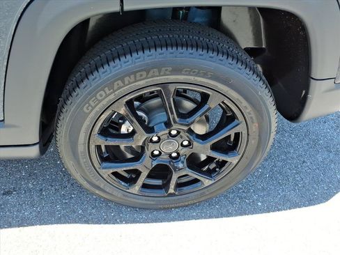 New 2026 Jeep Compass Latitude AWD/4WD image 8