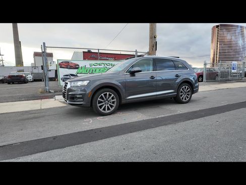 Used 2018 Audi Q7 3.0T Prestige image 1