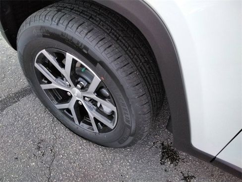 New 2025 Jeep Grand Cherokee Limited w/ Trailer Tow Package image 20