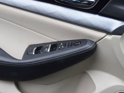 Used 2016 Nissan Maxima 3.5 SV image 24