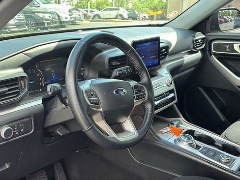 Used 2022 Ford Explorer XLT AWD/4WD image 23