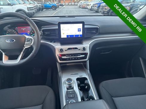 Used 2023 Ford Explorer XLT image 18