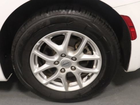 Certified 2025 Chrysler Pacifica Select FWD image 22