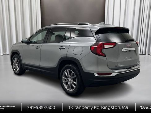 Used 2024 GMC Terrain SLT AWD/4WD image 7