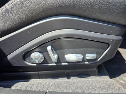 Used 2018 Porsche Panamera 4 AWD/4WD image 50