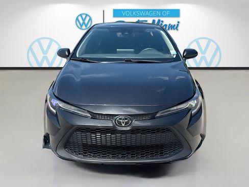 Used 2022 Toyota Corolla LE FWD image 2