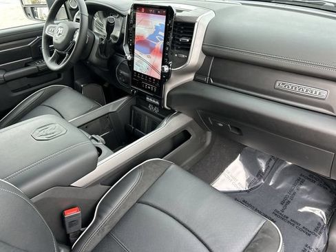 New 2026 RAM 2500 Laramie AWD/4WD image 13