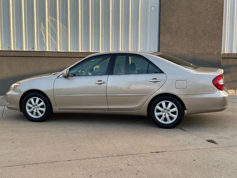 Used 2004 Toyota Camry XLE image 7