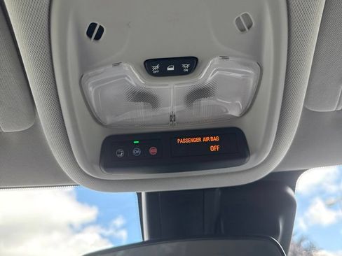 Used 2025 Chevrolet TrailBlazer LT AWD/4WD image 27