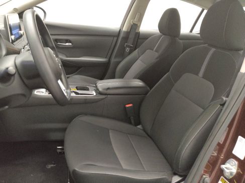 Used 2025 Nissan Sentra SV FWD image 17