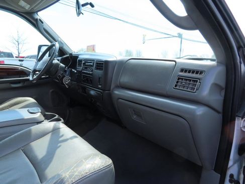 Used 2003 Ford F350 Lariat image 51