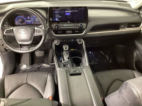 Used 2024 Toyota Grand Highlander AWD image 40