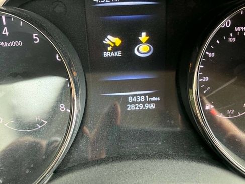 Used 2016 Nissan Rogue SV w/ SV Premium Package AWD/4WD image 13