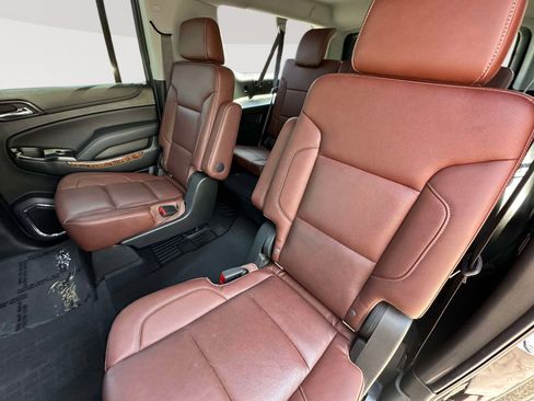 Used 2020 Chevrolet Suburban Premier w/ Premier Plus Edition AWD/4WD image 33