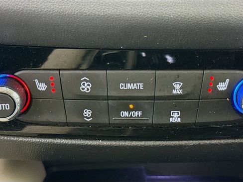 Used 2023 Buick Enclave Essence w/ Sport Touring Edition FWD image 21