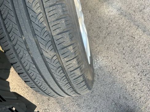 Used 2014 Toyota RAV4 LE image 5