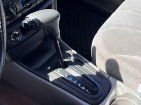 Used 2003 Chevrolet Malibu V6 w/ Preferred Equipment Group 1 FWD image 12