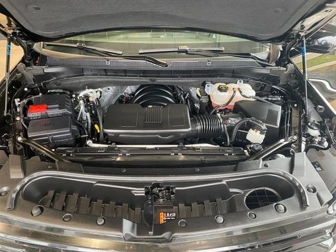 Used 2025 Chevrolet Suburban RST w/ Comfort Package image 26