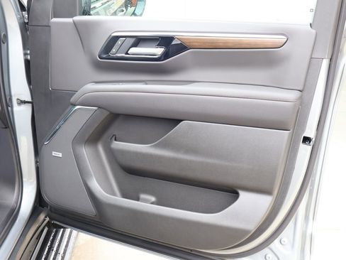 New 2026 Chevrolet Suburban High Country AWD/4WD image 45