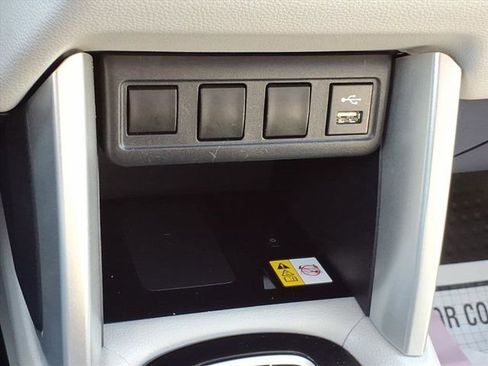 Used 2022 Toyota Corolla Cross LE w/ Moonroof Package image 14