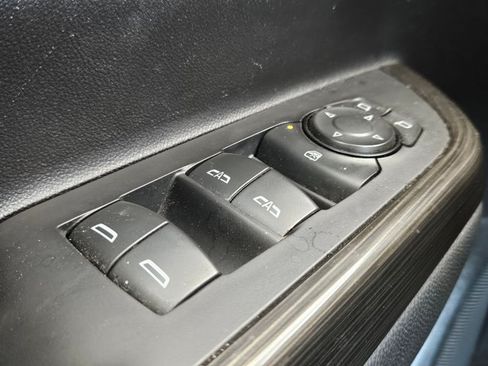 Used 2023 GMC Acadia SLT AWD/4WD image 23