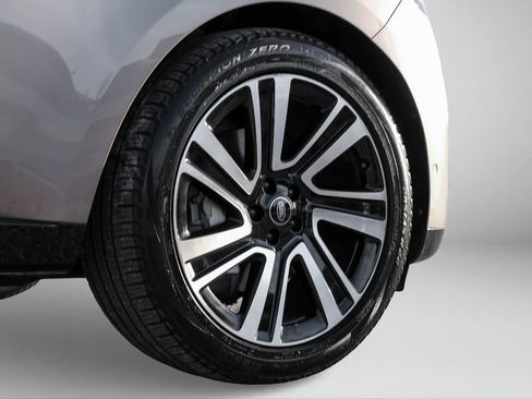 Used 2023 Land Rover Range Rover SE image 62