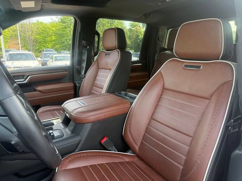 Used 2025 GMC Sierra 2500 Denali Ultimate w/ Max Trailering Package AWD/4WD image 9
