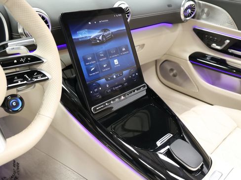 Used 2022 Mercedes-Benz SL 55 AMG 4MATIC image 35