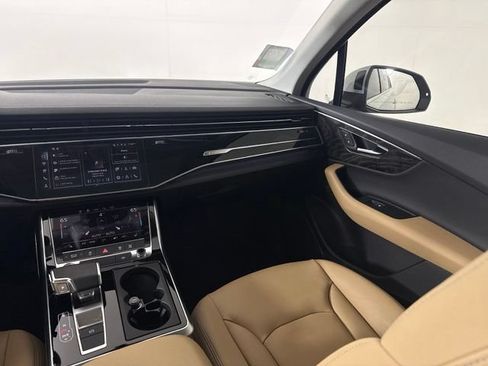 Used 2025 Audi Q7 2.0T Premium AWD/4WD image 34