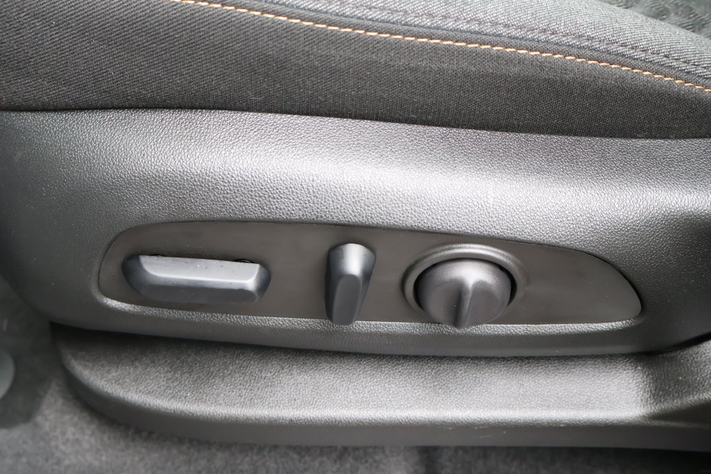 Certified 2023 Chevrolet Equinox LT FWD image 37