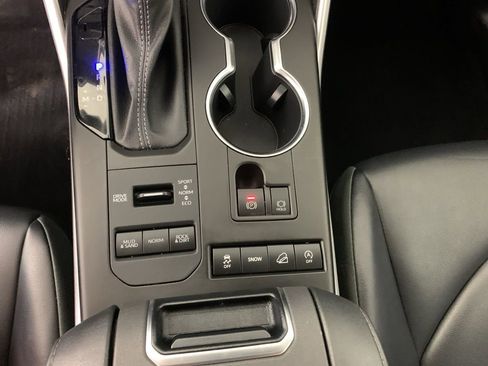 Used 2022 Toyota Highlander XLE image 27