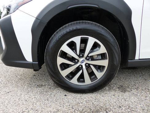 Used 2025 Subaru Outback Premium w/ Popular Package #1 AWD/4WD image 16